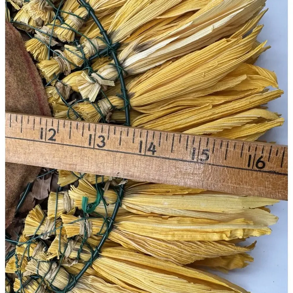 Corn Husk Sunflower Shaped Wreath Hanging Decor Pine Cones Buckeye Nuts 16